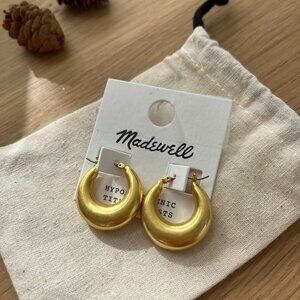 NWT Madewell Crescent Medium Hoop Earrings in Vintage Gold